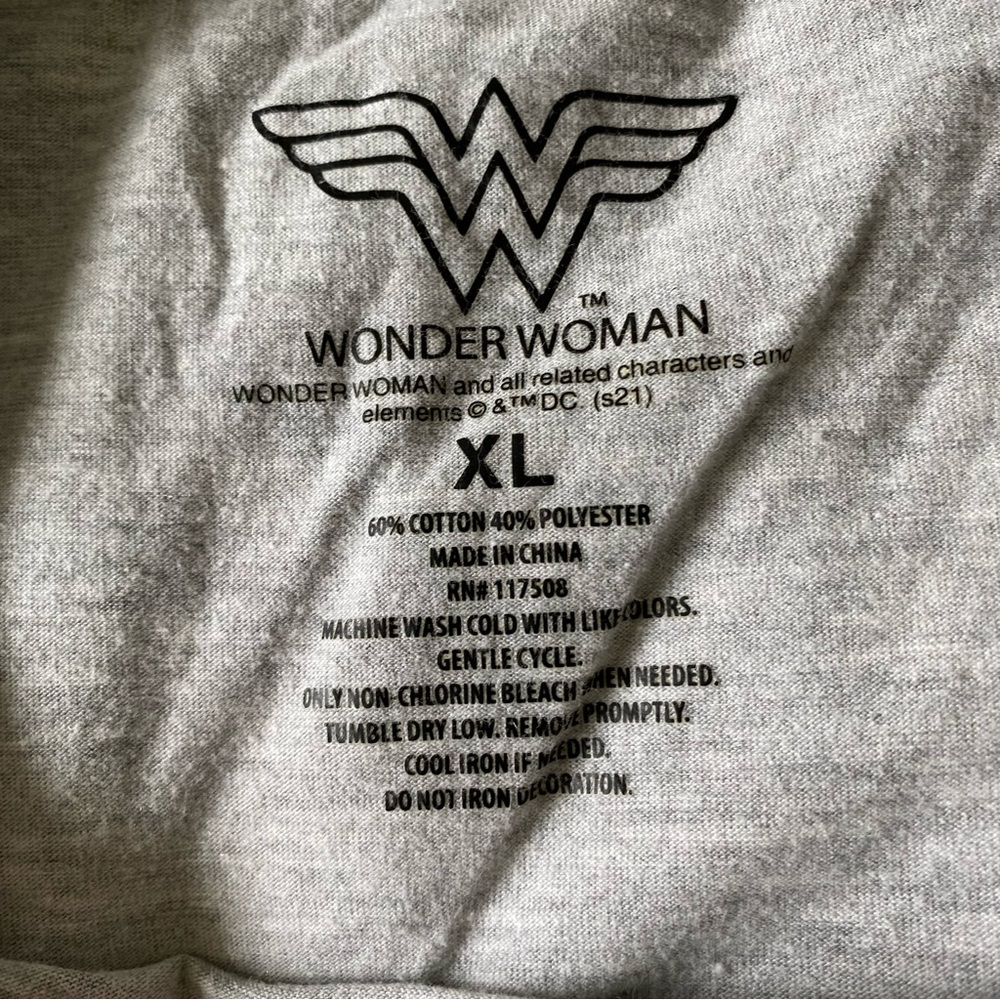 DC Comics Wonder Woman Women’s Graphic T-shirt - Picture 4 of 5